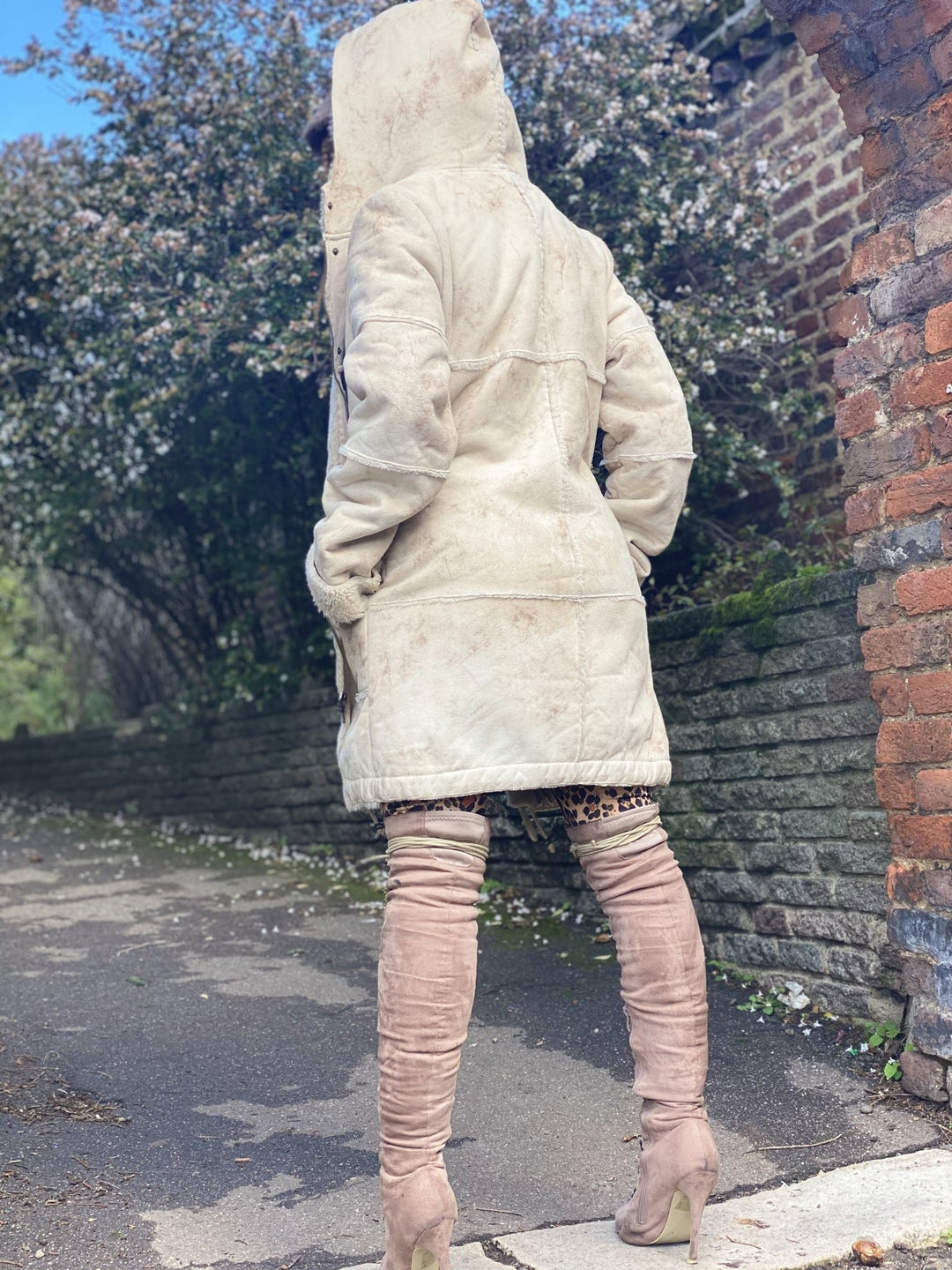 Caramel Marble Sheepskin Hooded Jacket - One Wear Freedom 