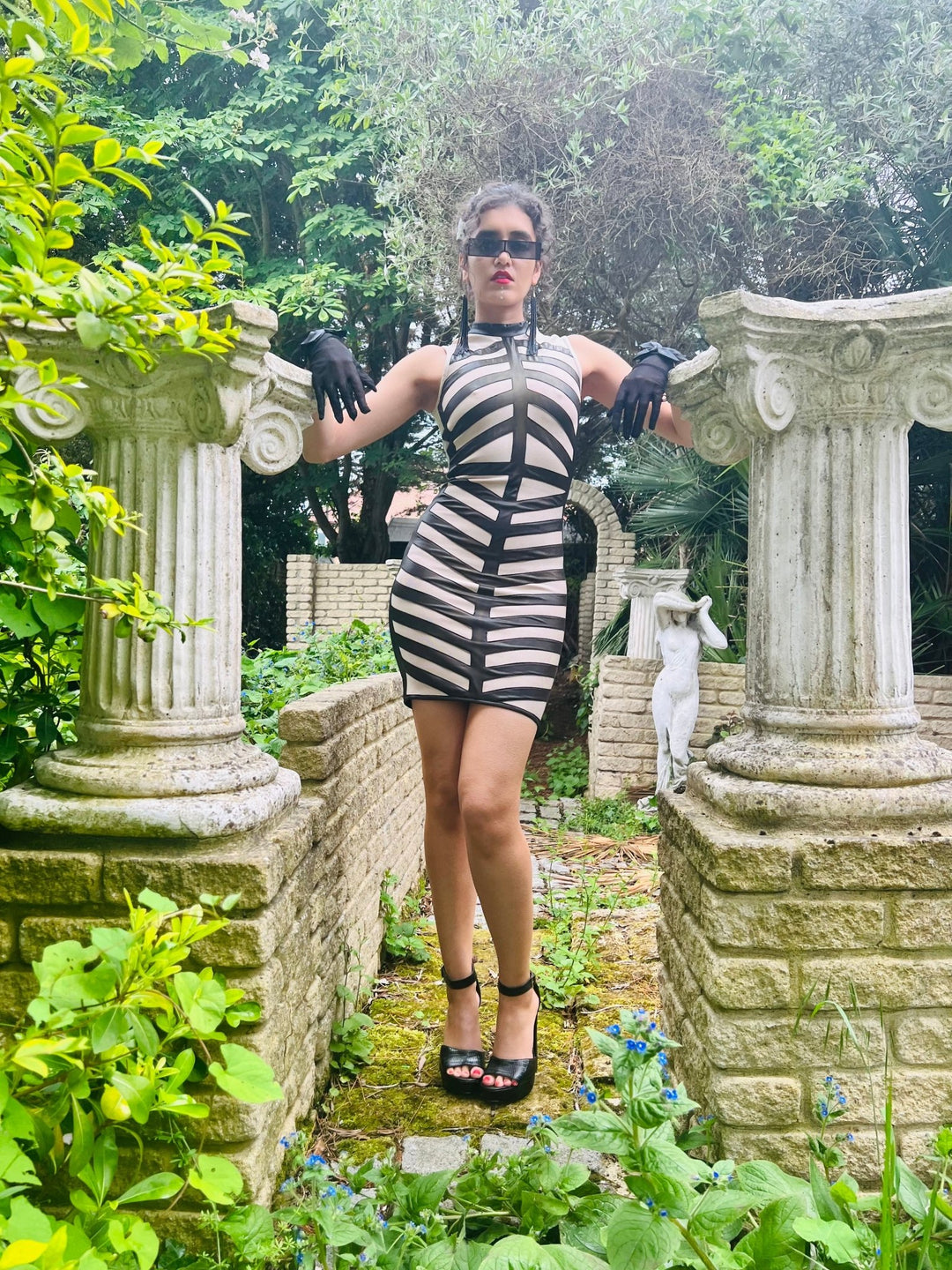 Peekaboo Cage Body-Con Dress - One Wear Freedom 